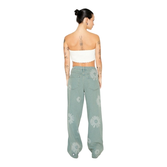 Forever 21 Floral print midsized floral jeans - Picture 7 of 8